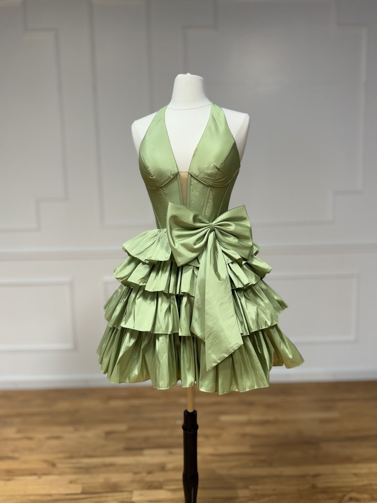 Einfaches Ballkleid V-Ausschnitt Grün mit Schleife Abschlusskleid Mini Senior Inspo Kurzes Homecoming-Kleid RB3151