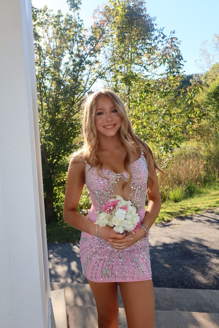 Robe de bal de fin d'année courte mini-robe de soirée élégante à fourreau rose et argentée avec perles et bretelles spaghetti pour jeunes filles Barbie, tenue de Hoco RB3632