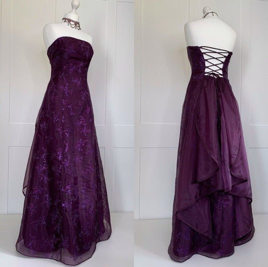 Niedliches, trägerloses, rückenfreies A-Linien-Abendkleid aus weinroter Spitze – perfekt für Partys, den 21. Geburtstag oder als Abschlusskleid (AB1324).