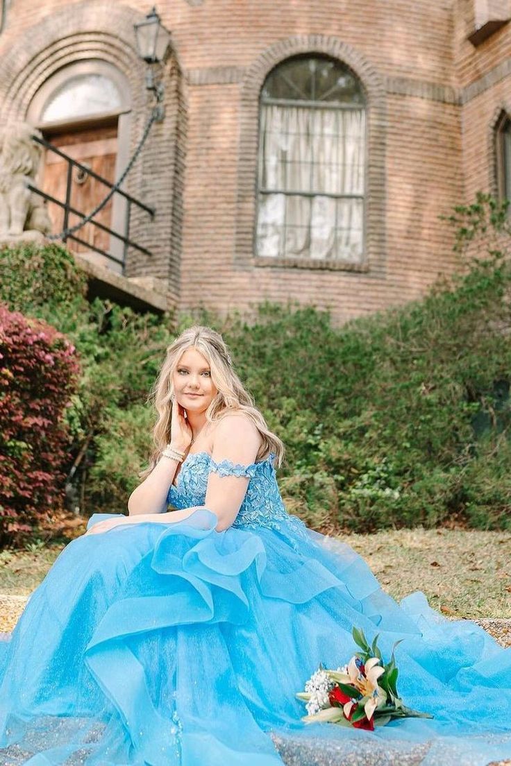 Robe de bal ravissante à épaules dénudées, bleu ciel clair, en dentelle et tulle, idéale pour les fêtes, les anniversaires et les remises de diplômes (AB1041).