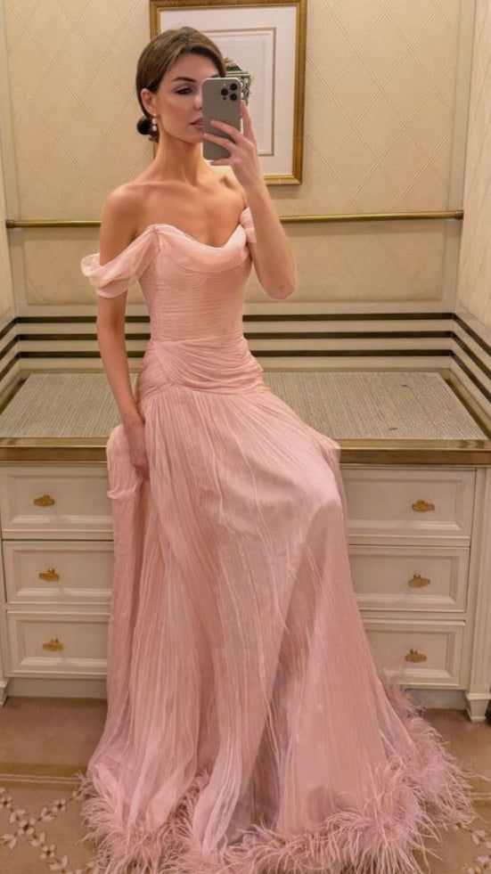 Elegantes schulterfreies rosa Abendkleid aus Chiffon mit Falten, Partykleid, formelles Kleid N586