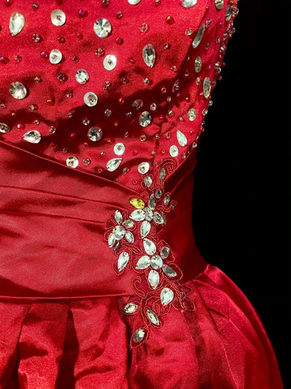 Vintage-Ballkleid, trägerlos, roter Tüll, Inspiration für die 2000er Jahre, Homecoming-Kleider, kurze Inspiration, N1354