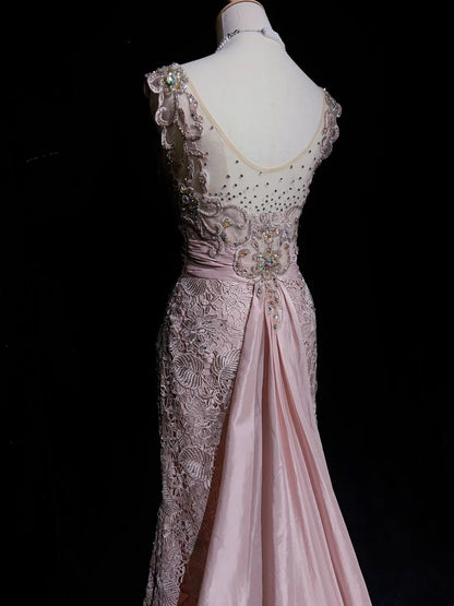 Vintage Abschlussballkleider 1960er Jahre Meerjungfrau V-Ausschnitt Rosa Spitze mit appliziertem perlenbesetztem langen Abschlussballkleid N3107