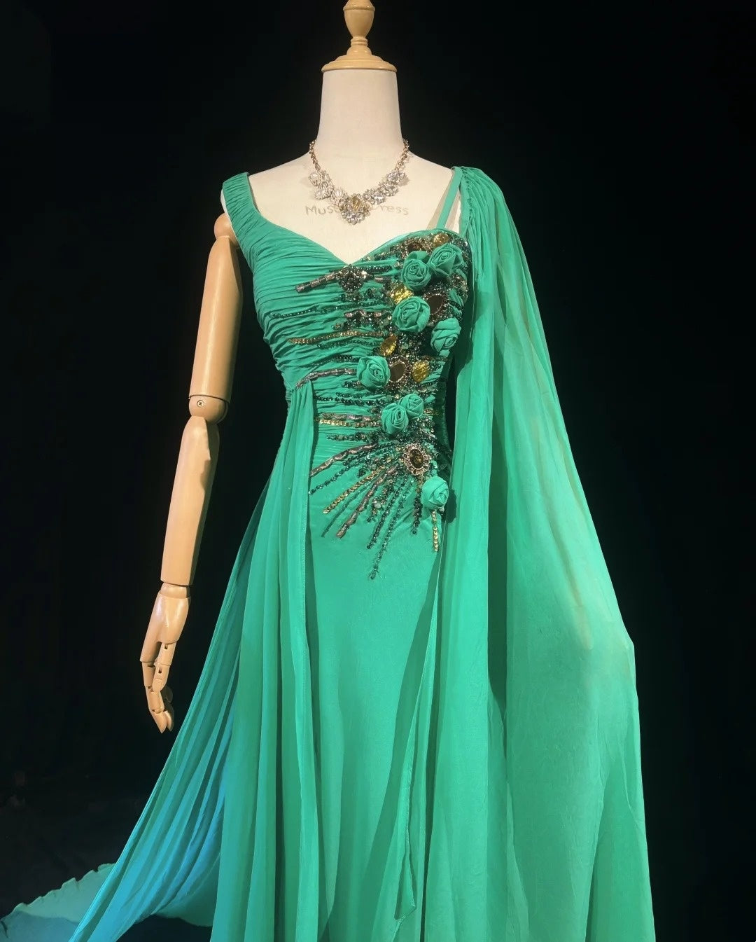 Elegantes Meerjungfrauen-Abendkleid mit One-Shoulder, grünem Chiffon und silbernem Perlenoberteil, langes Ballkleid N2726