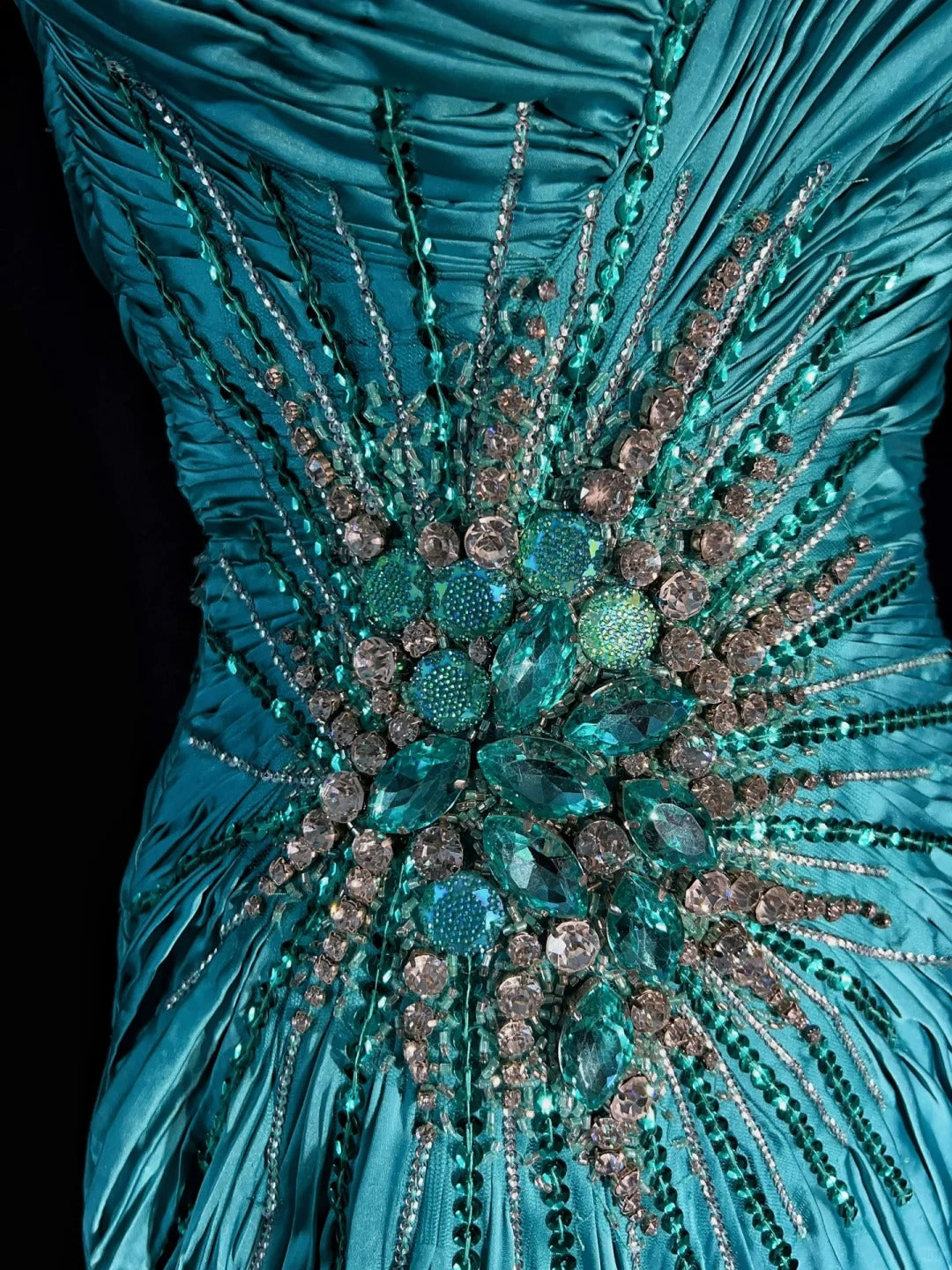 Bescheidene Abschlussballkleider Inspiration Meerjungfrauen-V-Ausschnitt Blau mit Rüschen und Perlen für Damen Formelles Kleid N3234