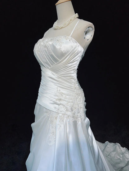 Robes de mariée uniques sirène, fines bretelles, ivoire avec appliques volantées, longue robe de mariée N3631
