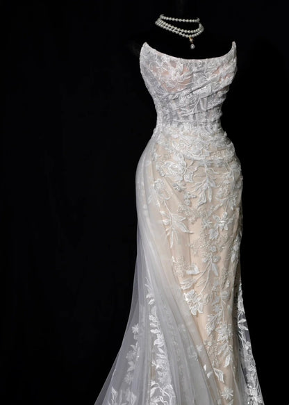Elegantes langes Brautkleid, weißes Meerjungfrauen-Kleid, trägerlos, aus Spitze, mit Schleppe, AB2476