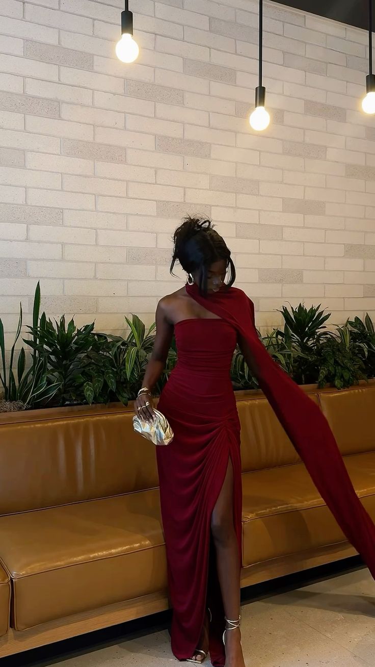 Elegantes, stilvolles burgunderrotes Maxikleid aus Chiffon, langes formelles Partykleid mit Schlitz, Geburtstagsoutfit AB2308