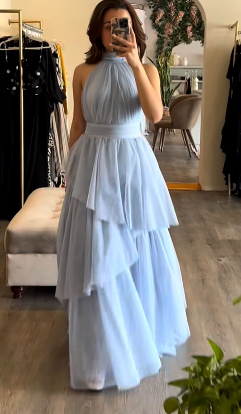 Robe de bal longue en tulle bleu ciel clair, coupe trapèze, col montant, sans manches, AB194