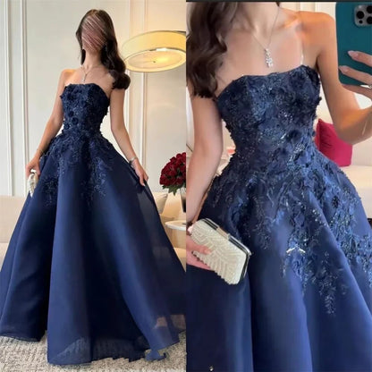 Robe de bal élégante bleu marine sans bretelles, ornée d'appliques, coupe trapèze, référence AB512