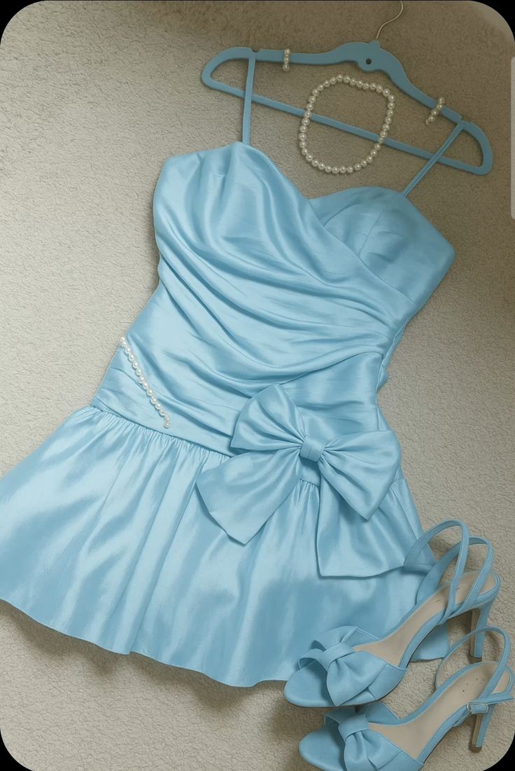 Modeste Robe Fourreau Bretelles Spaghetti Bleue Avec Nœud Robes de Remise de Diplôme Courtes Lycée Pour Élèves de 3ème Idée de Robe de Bal de Rentrée RB3333