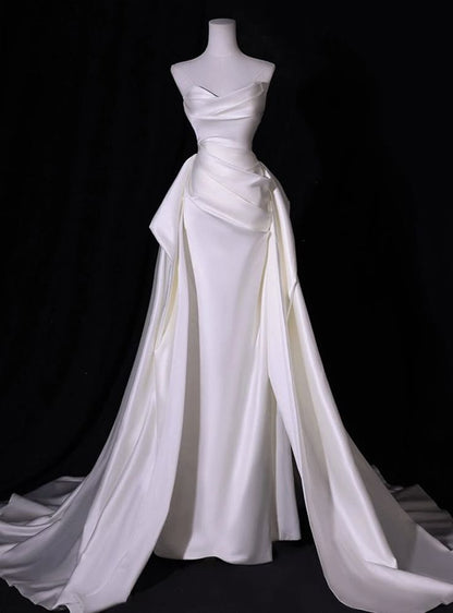 Robe de mariée sirène blanche simple en satin sans bretelles plissée AB971