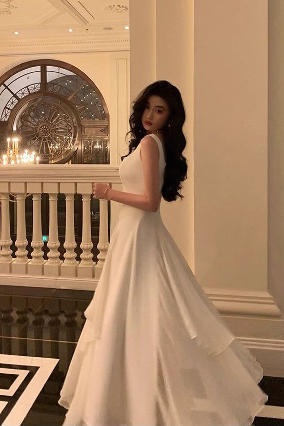 Magnifique robe blanche sans manches à encolure carrée et coupe trapèze, idéale pour une soirée romantique, un bal de promo ou un anniversaire (AB1915)
