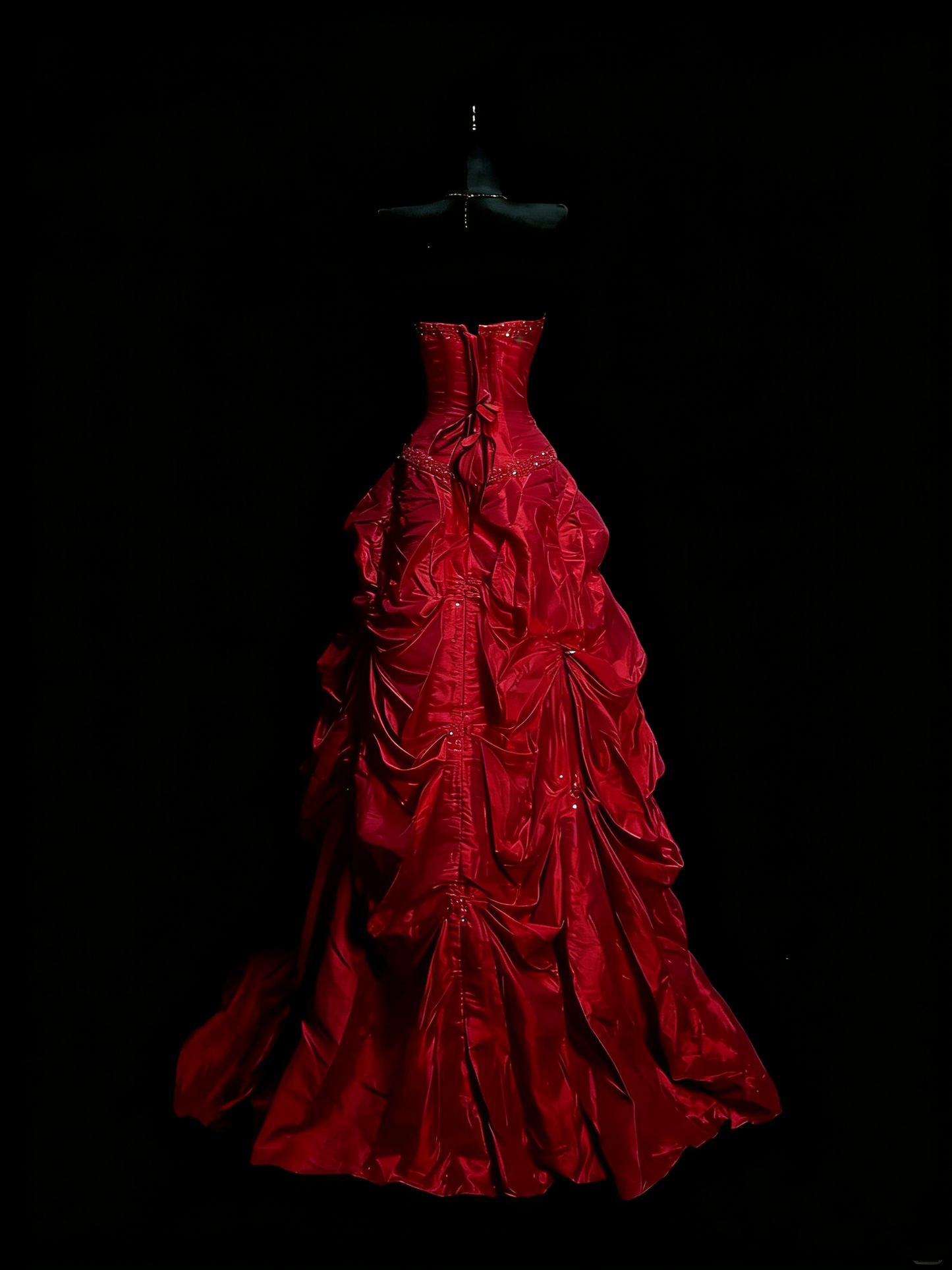Robe de bal sobre en satin rouge à décolleté cœur et corsage orné de perles, tenue de soirée longue pour les études supérieures, robe de fin d'année N1205