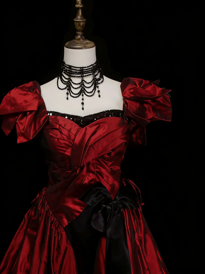 Robe de bal vintage bordeaux à col carré et volants, idéale pour les 16 ans (Quinceañera), longueur 15 pouces (réf. N1453)