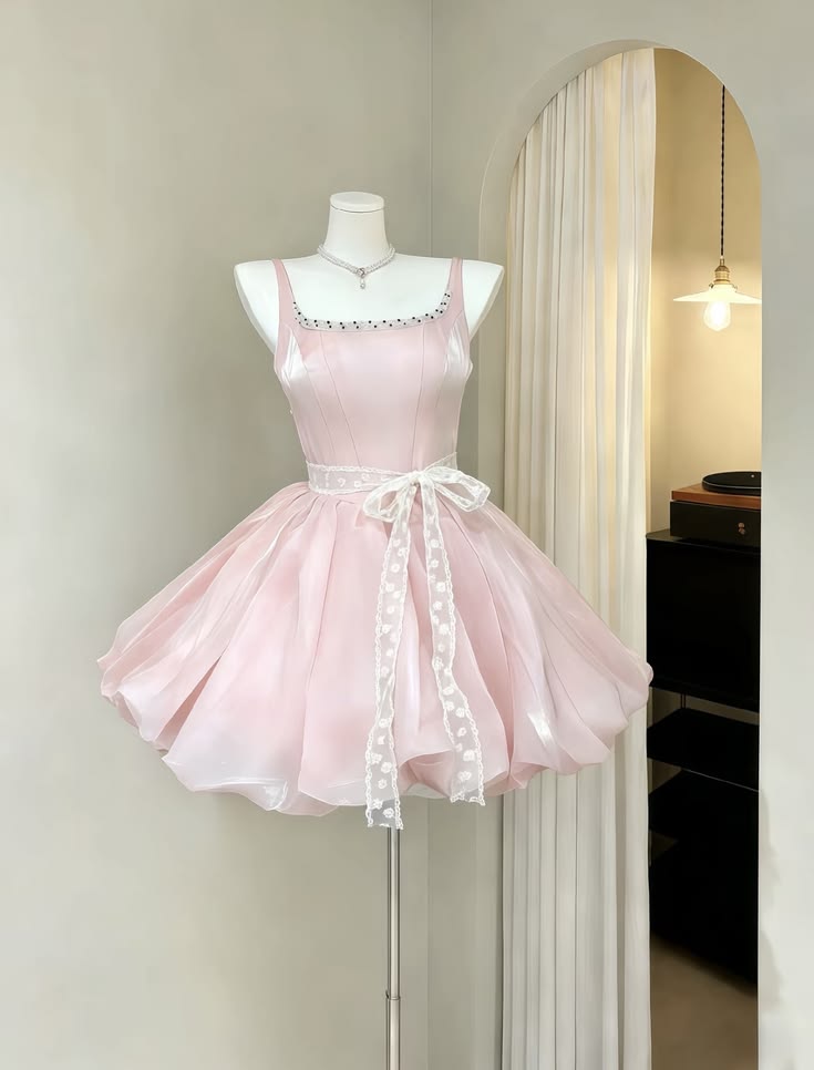 Jolie robe de bal, col carré, rose, inspiration remise des diplômes, tenues courtes pour 15e anniversaire, robes de bal de promo RB3168