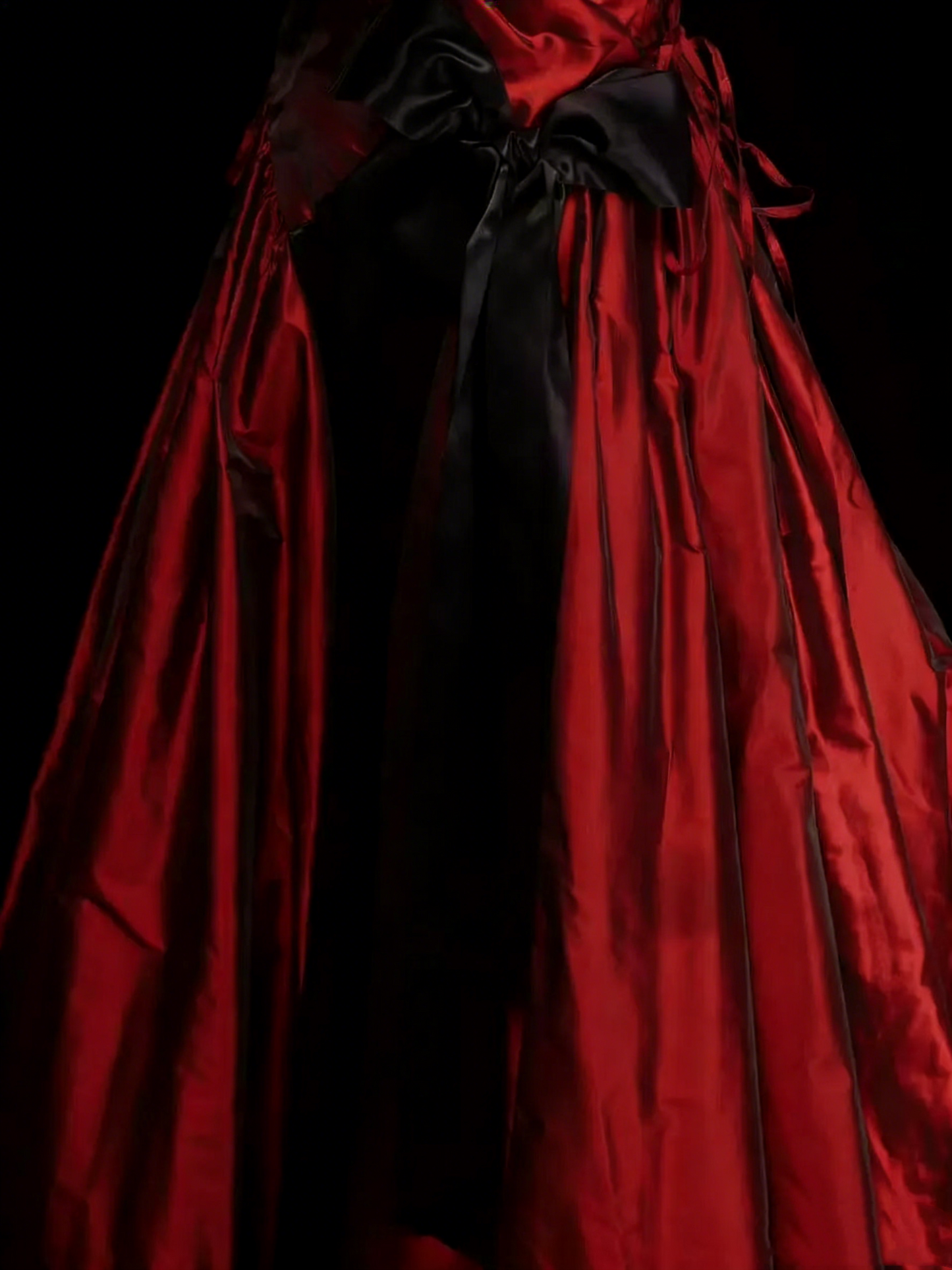 Robe de bal vintage bordeaux à col carré et volants, idéale pour les 16 ans (Quinceañera), longueur 15 pouces (réf. N1453)