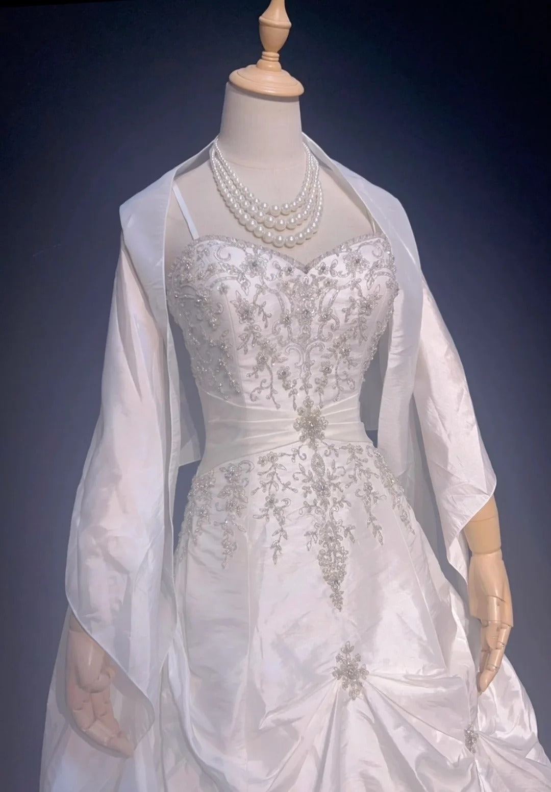 Robe de bal vintage à fines bretelles en taffetas blanc avec cape, perles, volants, robe de mariée longue RB4331