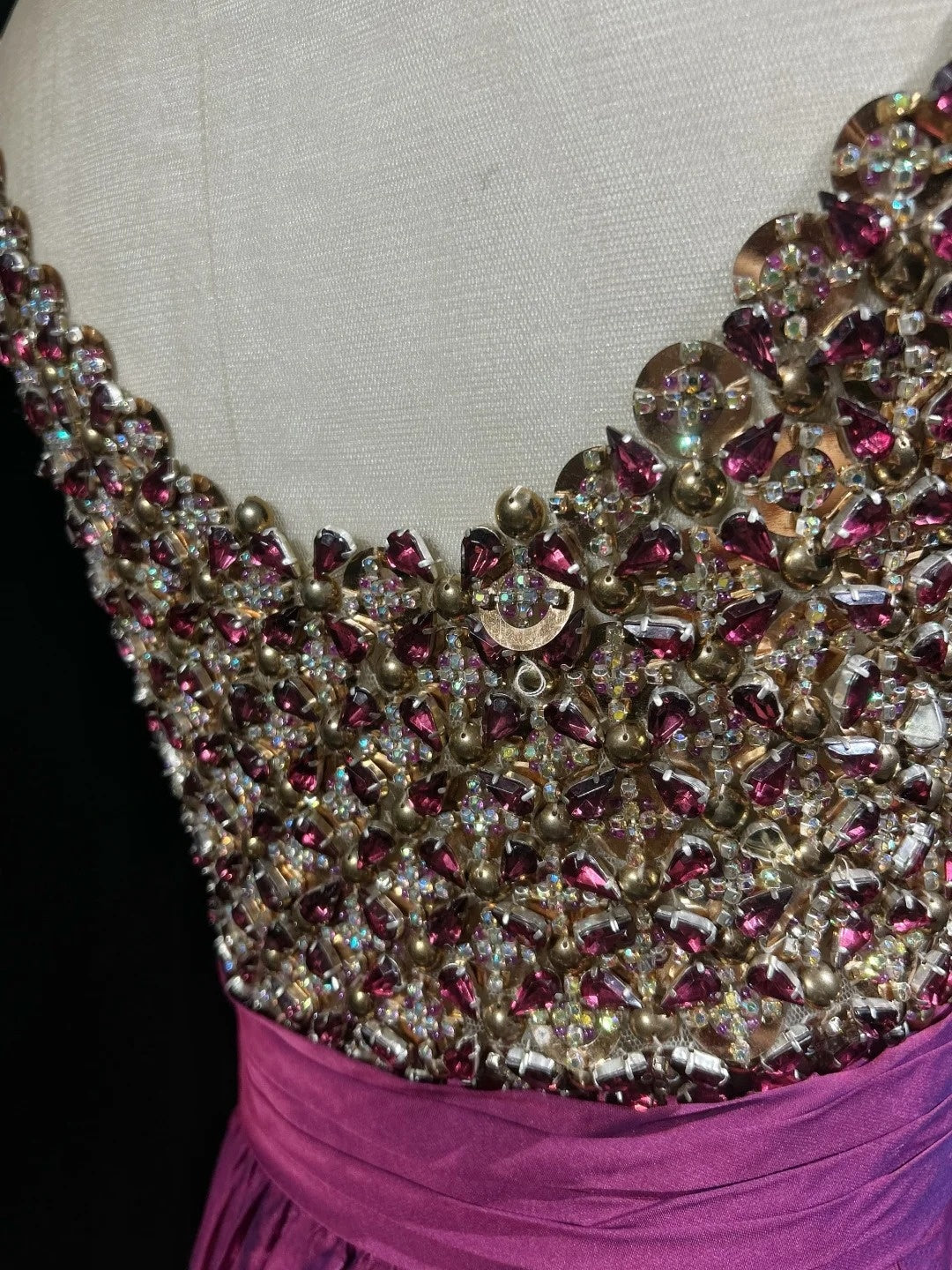 Robes de bal vintage Trapèze Col Bateau Fushia Chiffon Avec Perles Années 80 Longues Tenues de Soirée Formelles N3880