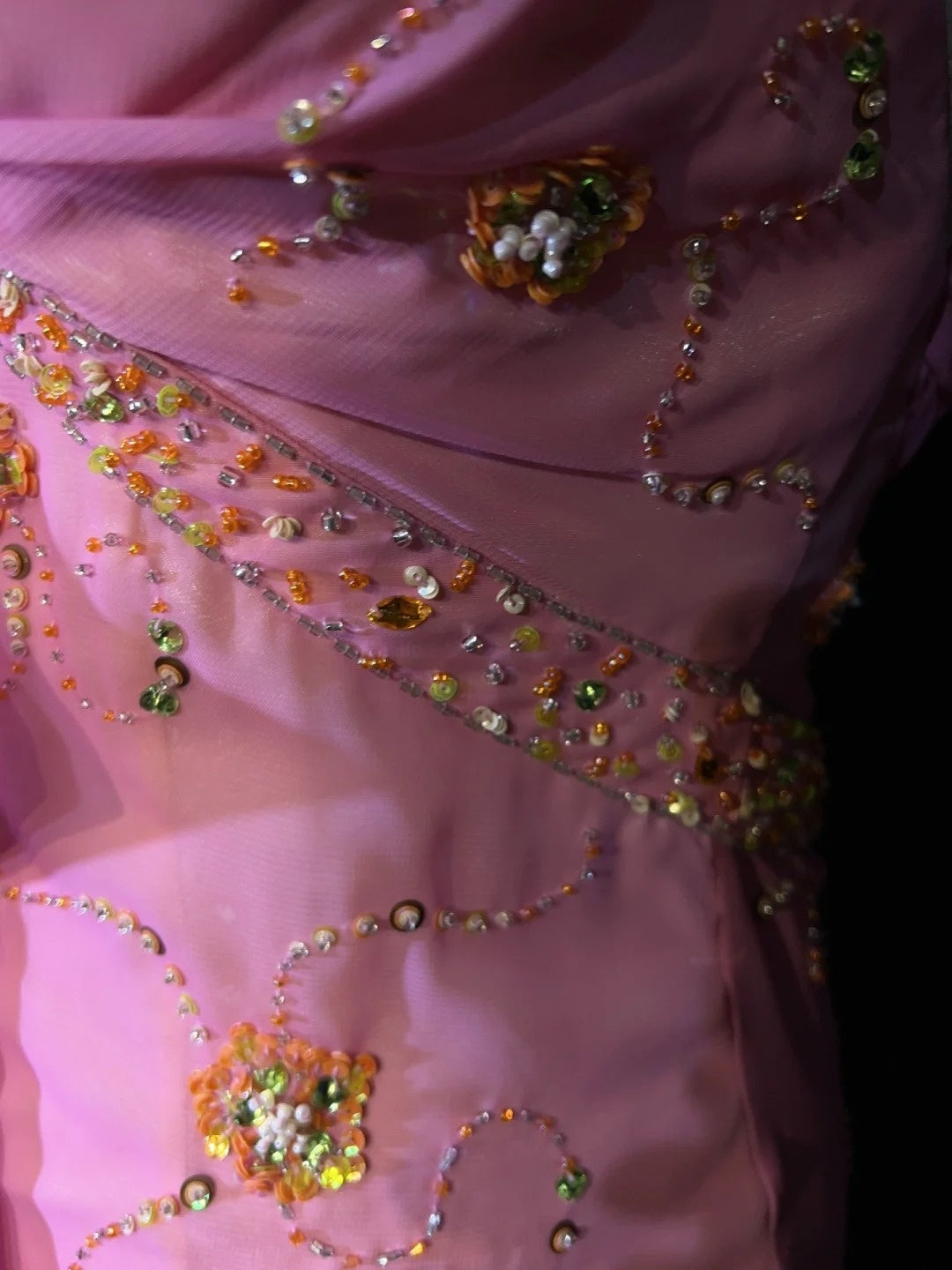 Idées de robes de bal modestes sirène col en V mousseline rose avec perles à volants pour femme robe de soirée formelle N3231