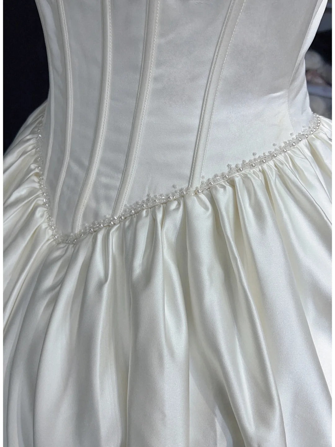 Robes de mariée uniques, robe de bal, bretelles spaghetti, blanche, avec perles à volants, longue robe de mariée N3629