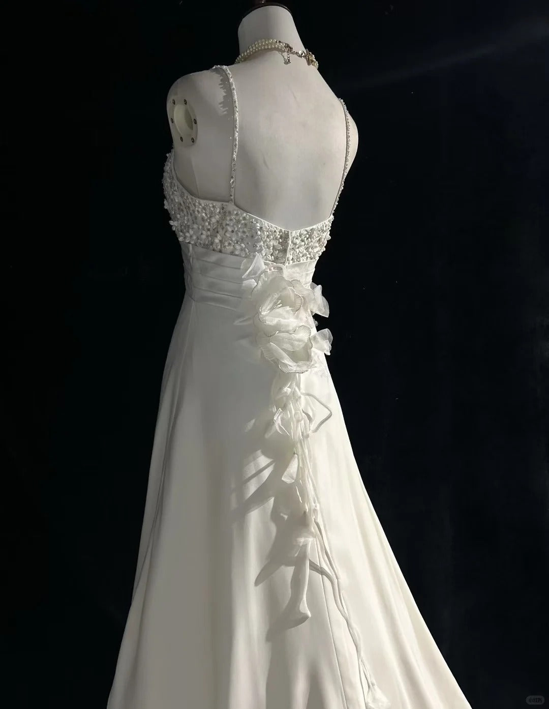 Vintage A Line Spaghetti Straps White Satin Lace With Cape Wedding Ruffled Bridal Gown Long Wedding Dresses RB4330