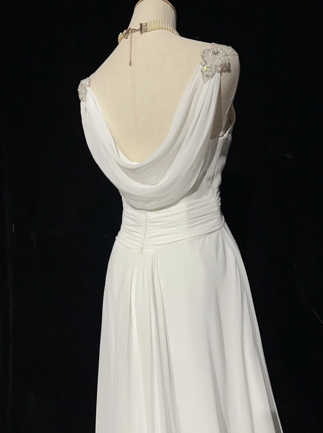 Bescheidene Brautkleider A-Linie V-Ausschnitt Chiffon Strand Sommer mit Perlen Lange Brautkleid N2999