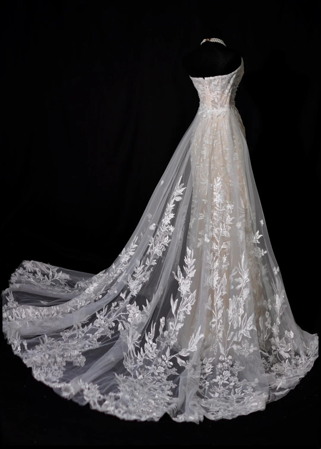 Elegantes langes Brautkleid, weißes Meerjungfrauen-Kleid, trägerlos, aus Spitze, mit Schleppe, AB2476