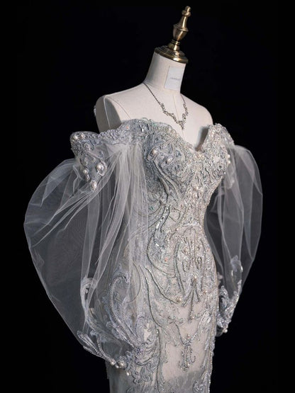 Robe de mariée sirène intemporelle pour femme, épaules dénudées, manches longues, gris argenté, dentelle et perles, modèle AC009
