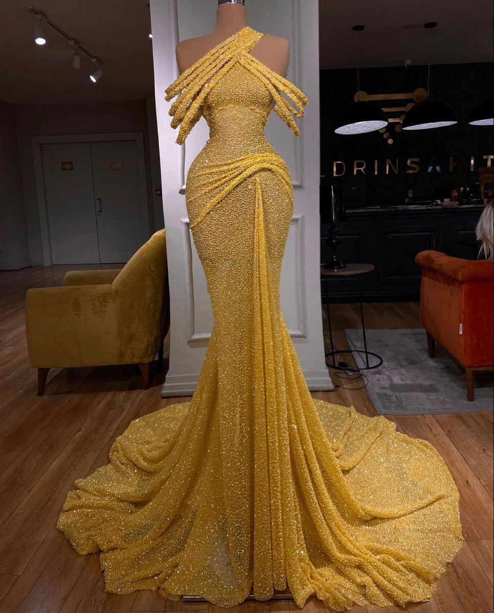 Robe de soirée sirène modeste à paillettes jaunes et volants asymétrique pour bal de fin d'année et soirées AB2561