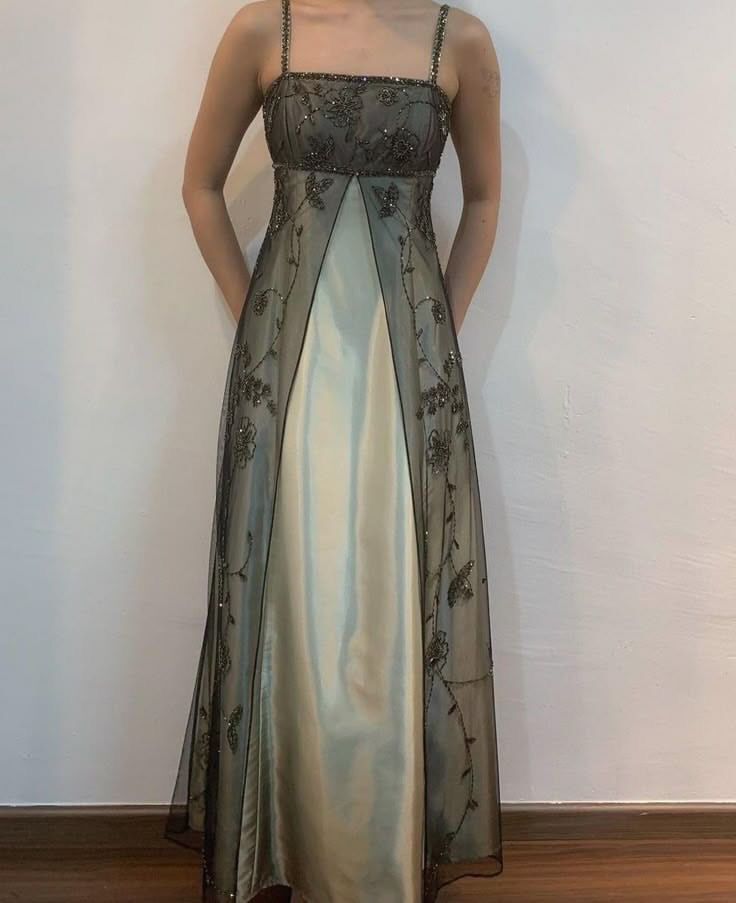 Robes de bal vintage Vertes à fines bretelles avec perles Robe de soirée longue années 90 RB3335