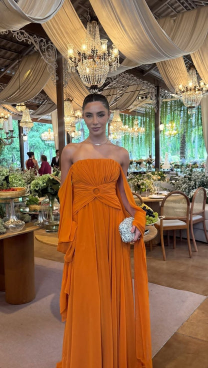 Robes de bal orange personnalisées à épaules dénudées et châle, robes de soirée drapées sans bretelles AB421