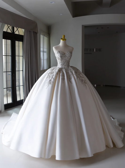 Simple Ball Gown White Sweetheart Satin Appliques Lace Wedding Dress Satin Brides Dress A002