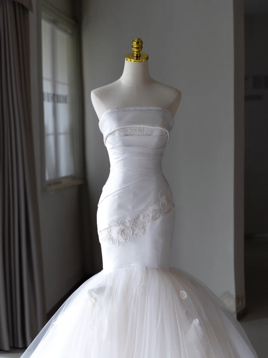 Gorgeous White Strapless Mermaid Tulle Lace Sweep Train Wedding Dresses Summer Bride Dress A004