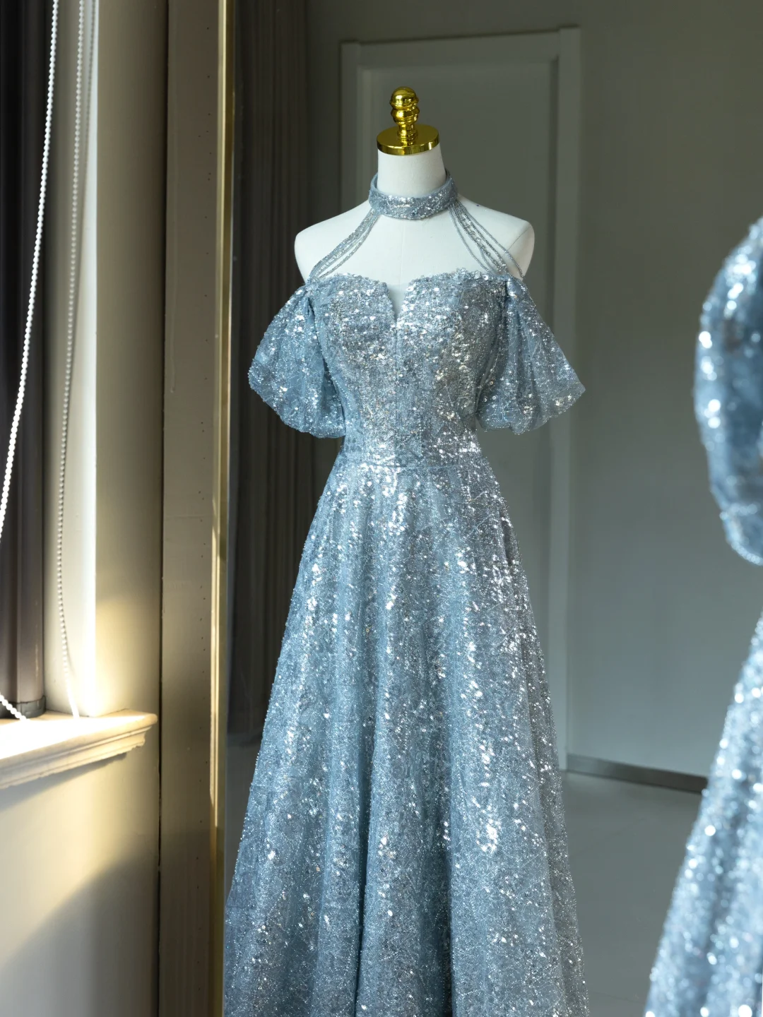 Robe de bal longue et sexy à paillettes argentées, coupe licou, coupe trapèze, scintillante, pour adolescentes, A010