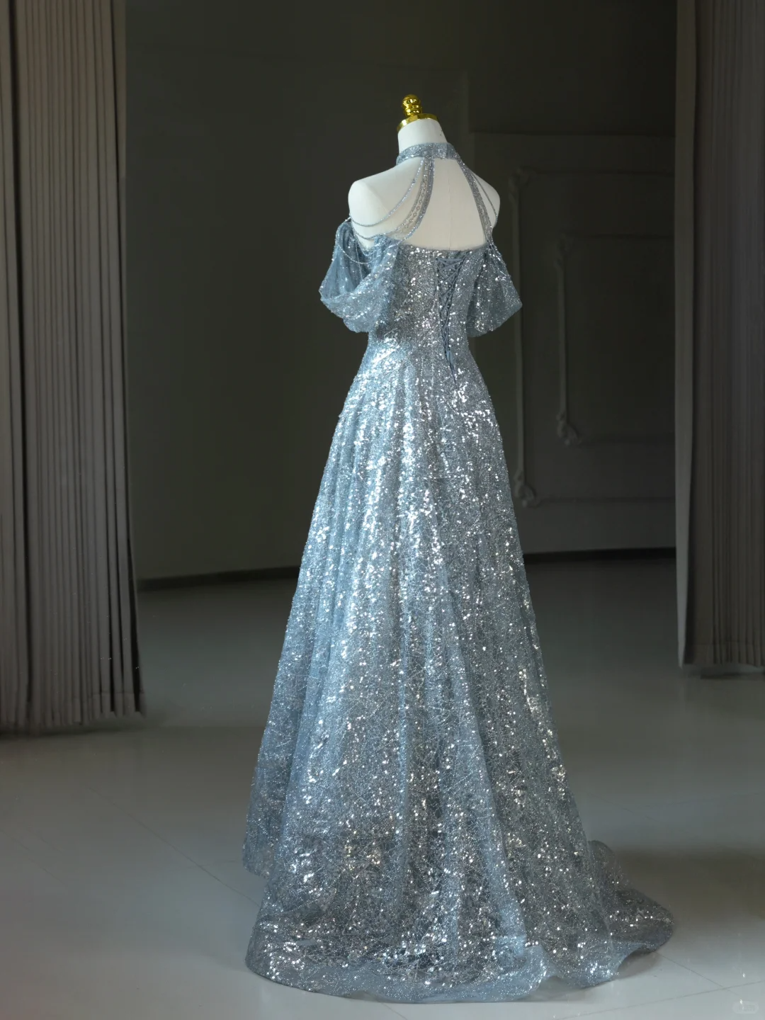 Robe de bal longue et sexy à paillettes argentées, coupe licou, coupe trapèze, scintillante, pour adolescentes, A010