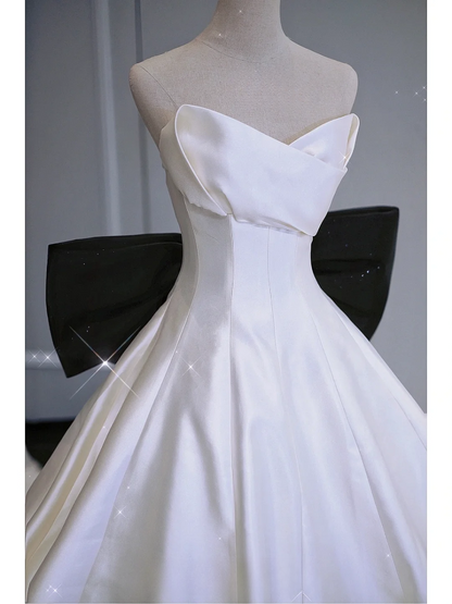Modest Ball Gown White Sweetheart Satin Long Corset Back Wedding Dress With Black Bow Brides Dress A021
