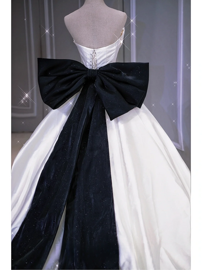 Modest Ball Gown White Sweetheart Satin Long Corset Back Wedding Dress With Black Bow Brides Dress A021