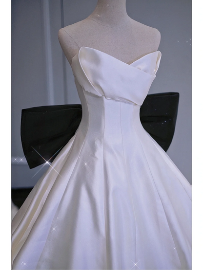 Modest Ball Gown White Sweetheart Satin Long Corset Back Wedding Dress With Black Bow Brides Dress A021