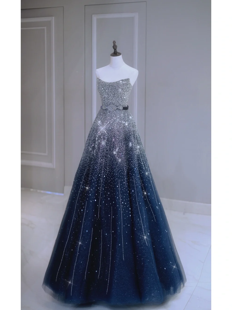 Sparkly Ballkleid Trägerlos Marineblau Perlen Pailletten Ärmellos Lange Ballkleider Ballkleider Abendkleid A023