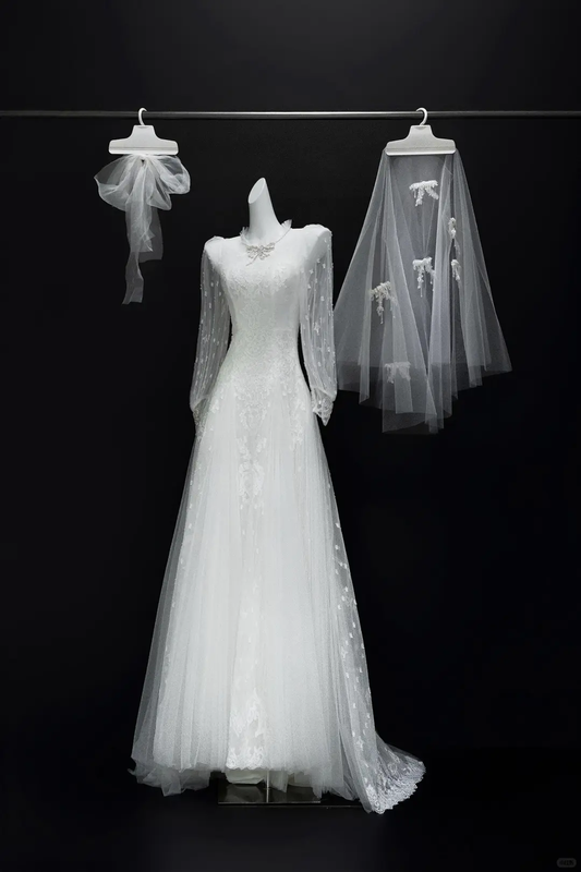 Simple A Line Scoop Neck White Tulle Lace Long Sleeves Wedding Dress Beautiful Formal Wedding Dresses A037