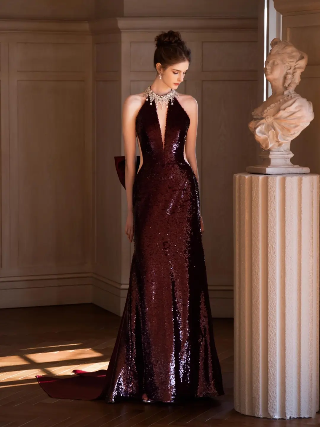 Vintage Meerjungfrau Neckholder Burgund Pailletten Ärmellos Bodenlangen Ballkleid Inspiration Lange Ballkleider A046