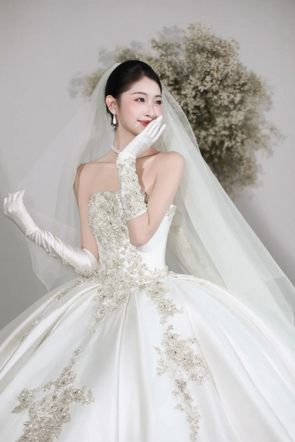 Timeless Ball Gown Strapless White Lace Appliques Long Satin Wedding Dress Beautiful Formal Cute Wedding Dresses A049