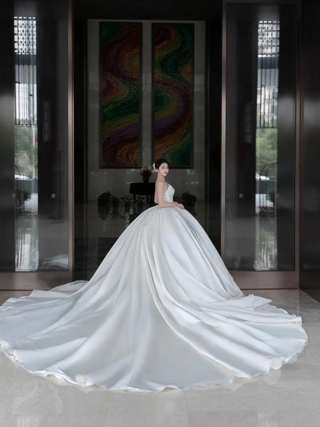 Timeless Ball Gown Strapless White Pleated Long Satin Wedding Dress Beautiful Formal Cute Wedding Dresses A051