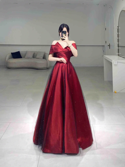 Schlichtes A-Linien-Abendkleid mit schulterfreiem, burgunderfarbenem Satin-Tüll und kurzen Ärmeln, bodenlanges Ballkleid, Inspiration für lange Ballkleider A065
