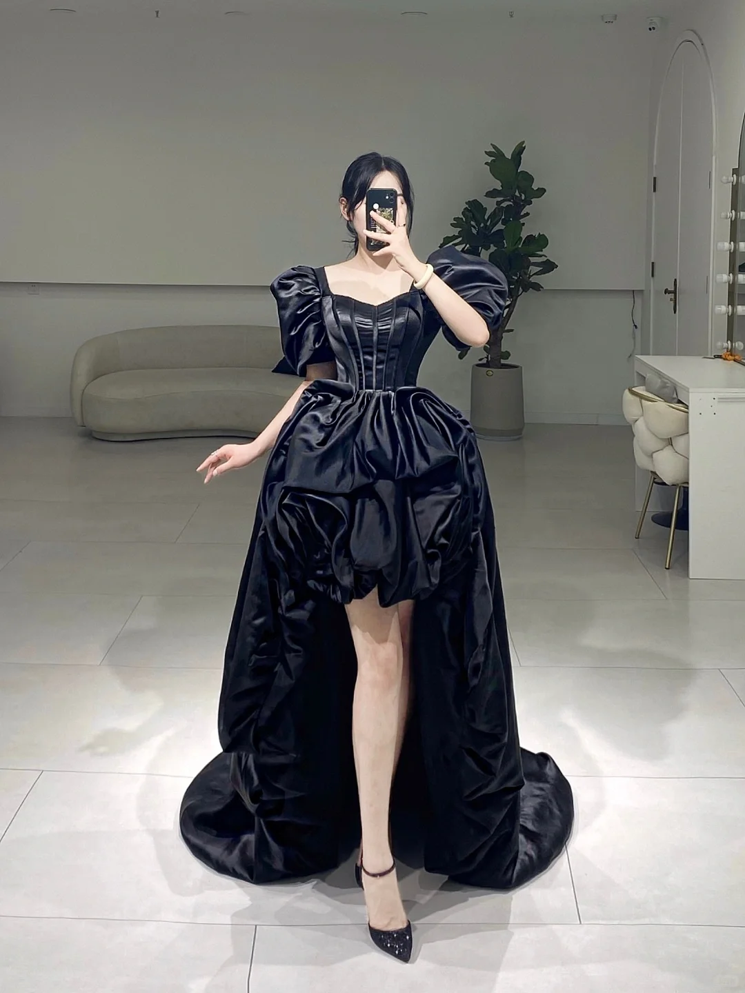 Modest High Low Sweetheart Short Sleeves Black Satin Pleated Floor Length Prom Dress Inspiration Long Prom Dresses A073