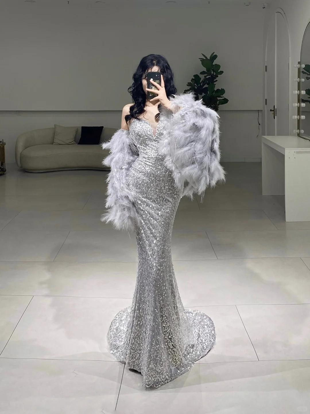 Robe de bal sirène intemporelle à paillettes argentées et décolleté en cœur, inspiration longue et sexy, A075