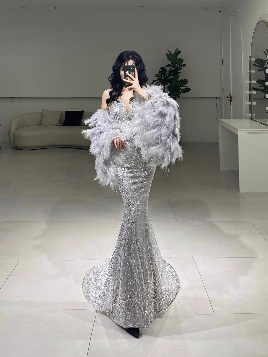Robe de bal sirène intemporelle à paillettes argentées et décolleté en cœur, inspiration longue et sexy, A075