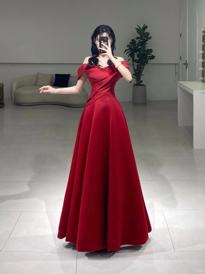 Robe de bal trapèze rouge à manches courtes et épaules dénudées, plissée en satin, longueur au sol, inspiration robe de bal longue A076