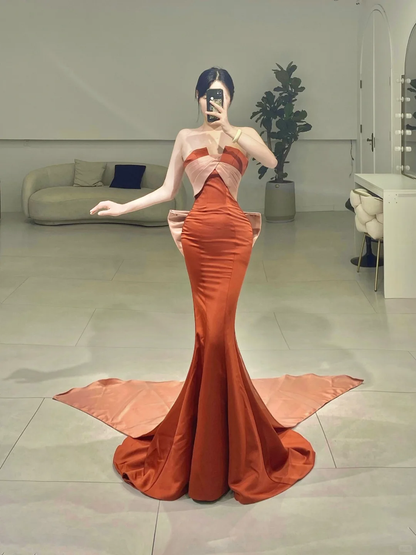 Robe de bal élégante sirène bustier en satin rouge rouille plissée, longueur au sol, inspiration robes de bal longues A077